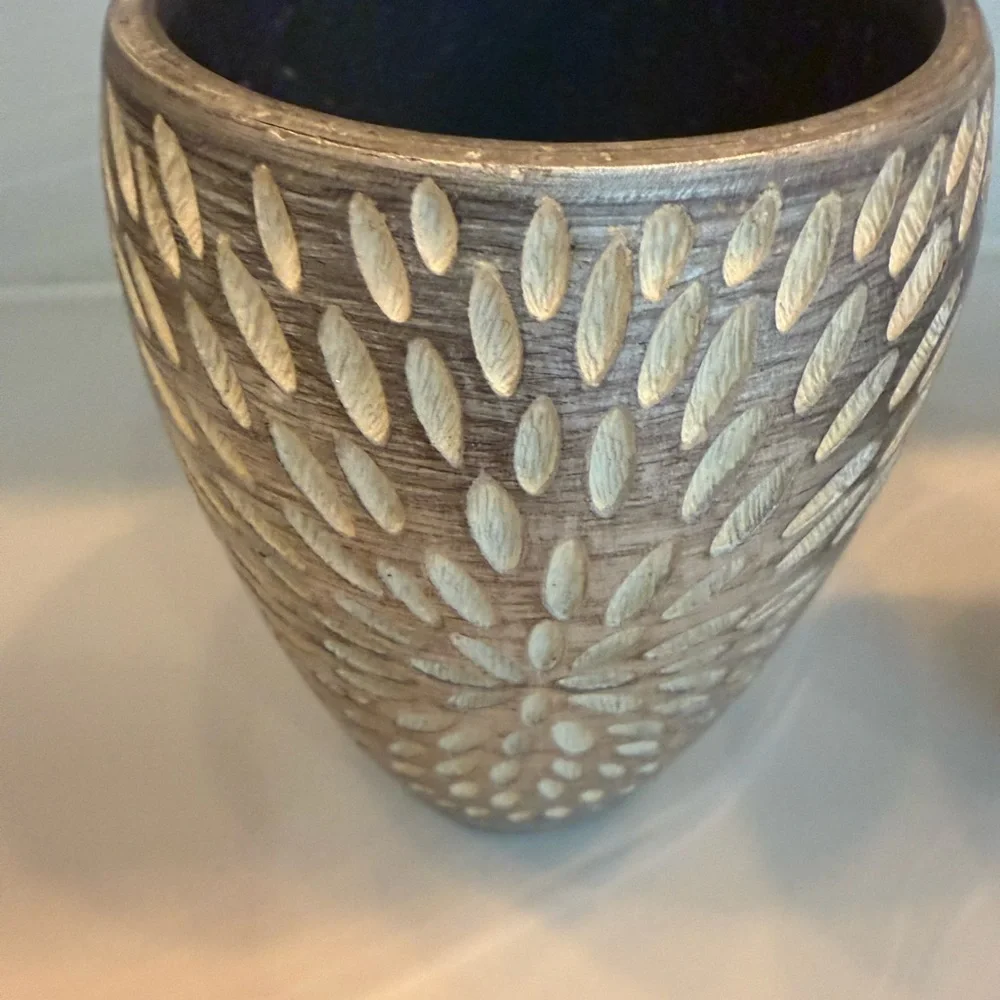 Elegant Gray and White Home Accent Tumbler & Toothbrush Holder by Cynthia Rowley